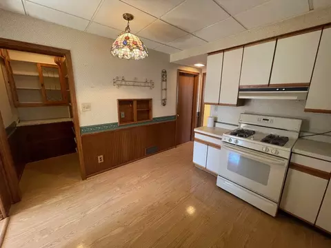 Kitchen - 9019 Grant Ave, Brookfield, IL 60513 photo 3 of 3
