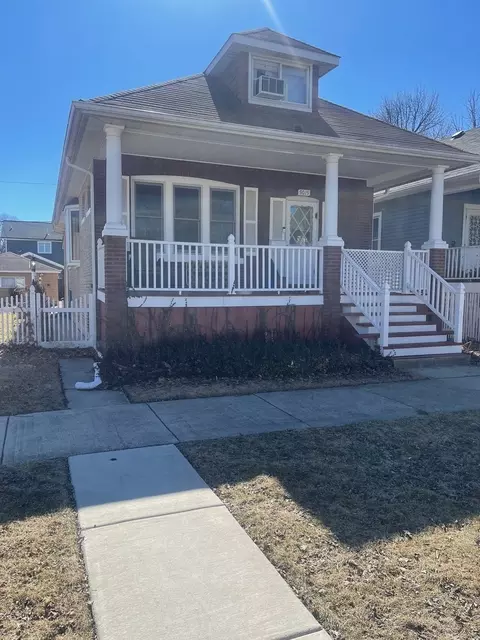 Exterior - 9019 Grant Ave, Brookfield, IL 60513 photo 1 of 7