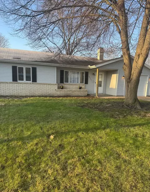 2511 Trafalgar Sq, Champaign, IL 61821