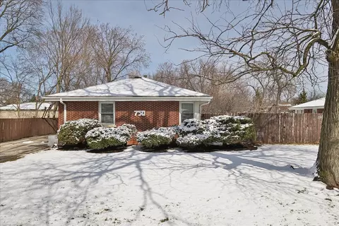 750 E Maple St #A, Lombard, IL 60148