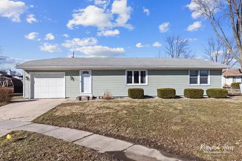 1379 Dove Ct, Bradley, IL 60915