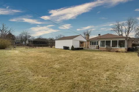 Exterior - 1131 S 3rd Ave, Des Plaines, IL 60016 photo 10 of 11