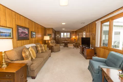Living - 1131 S 3rd Ave, Des Plaines, IL 60016 photo 4 of 5