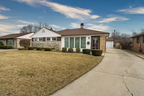 Exterior - 1131 S 3rd Ave, Des Plaines, IL 60016 photo 2 of 11