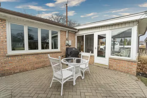 Exterior - 1131 S 3rd Ave, Des Plaines, IL 60016 photo 11 of 11
