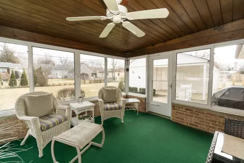 Exterior - 1131 S 3rd Ave, Des Plaines, IL 60016 photo 5 of 11