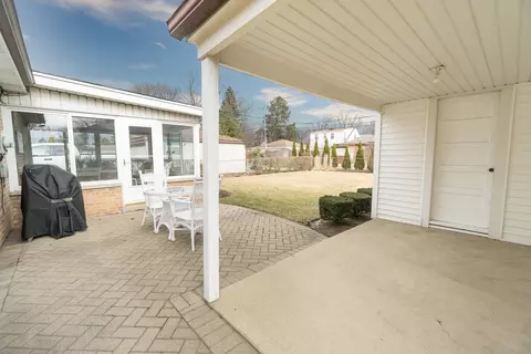 Exterior - 1131 S 3rd Ave, Des Plaines, IL 60016 photo 7 of 11