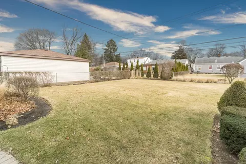 Exterior - 1131 S 3rd Ave, Des Plaines, IL 60016 photo 8 of 11