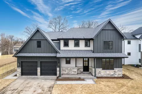 1035 Prairie Lawn Rd, Glenview, IL 60025