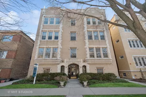 703 Hinman Ave #3N, Evanston, IL 60202