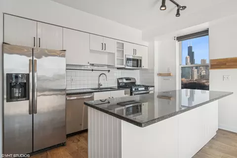 Kitchen - 5 E 14th Pl #901, Chicago, IL 60605 photo 1 of 2