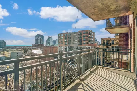 Exterior - 5 E 14th Pl #901, Chicago, IL 60605 photo 1 of 3