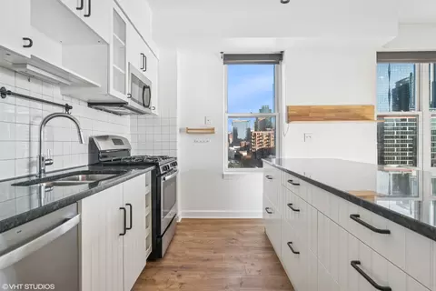 Kitchen - 5 E 14th Pl #901, Chicago, IL 60605 photo 2 of 2