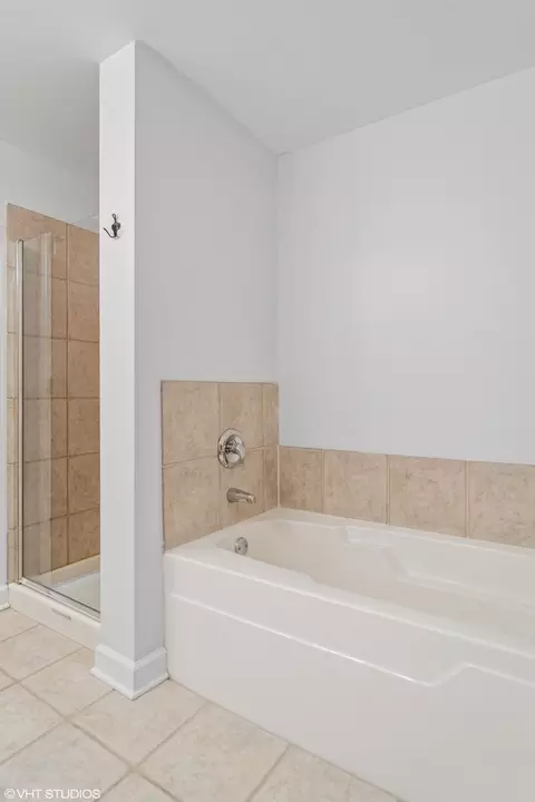 Bath - 5 E 14th Pl #901, Chicago, IL 60605 photo 2 of 3