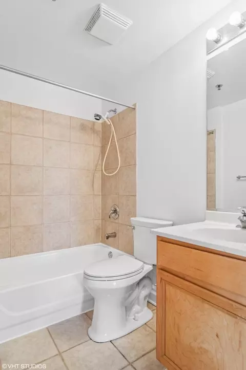 Bath - 5 E 14th Pl #901, Chicago, IL 60605 photo 3 of 3