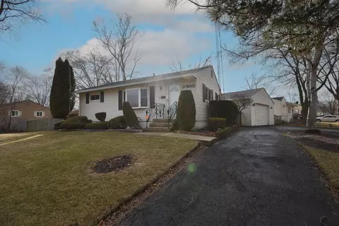 2900 Yeoman St, Waukegan, IL 60087