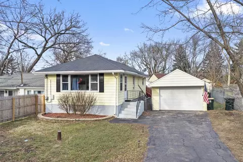 25574 W Grant Ave, Ingleside, IL 60041