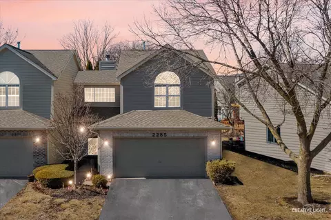 2285 Mccartney Dr, Naperville, IL 60565