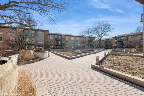 2500 Talcott Rd #205, Park Ridge, IL 60068