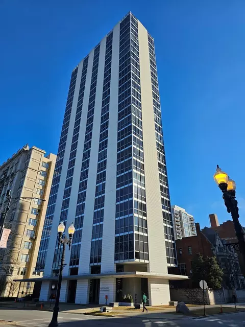 1555 N Dearborn Pkwy #23D, Chicago, IL 60610