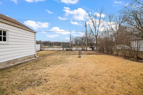 Exterior - 638 Beckman Dr, Kankakee, IL 60901 photo 5 of 5