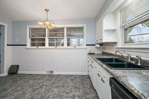 Kitchen - 638 Beckman Dr, Kankakee, IL 60901 photo 2 of 2
