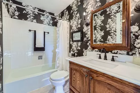 Bath - 4170 N Firestone Dr, Hoffman Estates, IL 60192 photo 3 of 3