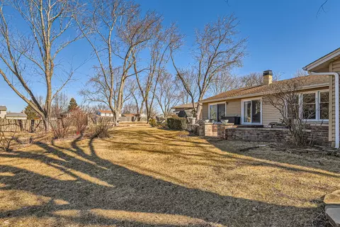 Exterior - 4170 N Firestone Dr, Hoffman Estates, IL 60192 photo 6 of 10