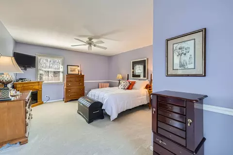 Bedroom - 4170 N Firestone Dr, Hoffman Estates, IL 60192 photo 2 of 5
