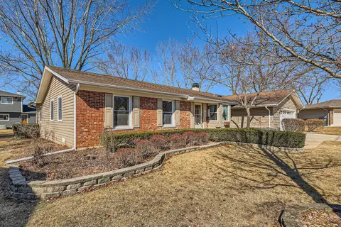 Exterior - 4170 N Firestone Dr, Hoffman Estates, IL 60192 photo 9 of 10