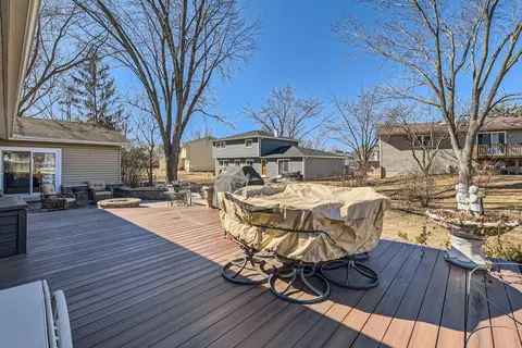Exterior - 4170 N Firestone Dr, Hoffman Estates, IL 60192 photo 2 of 10
