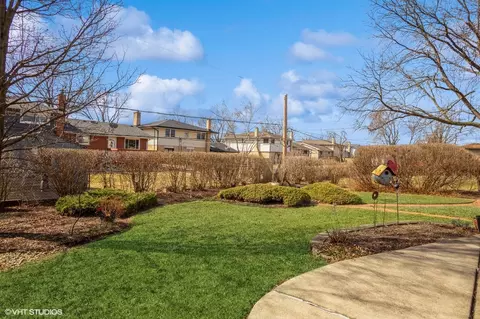 Exterior - 515 Debra Dr, Des Plaines, IL 60016 photo 2 of 2