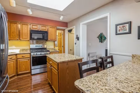 Kitchen - 515 Debra Dr, Des Plaines, IL 60016 photo 1 of 1