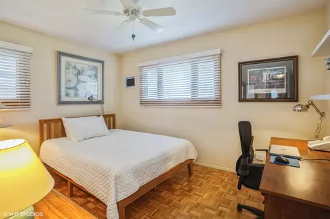 Bedroom - 515 Debra Dr, Des Plaines, IL 60016 photo 2 of 3