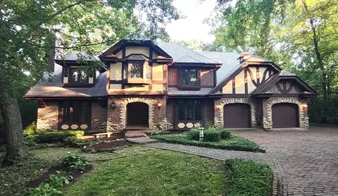 27 W161 Mack Rd, Wheaton, IL 60189