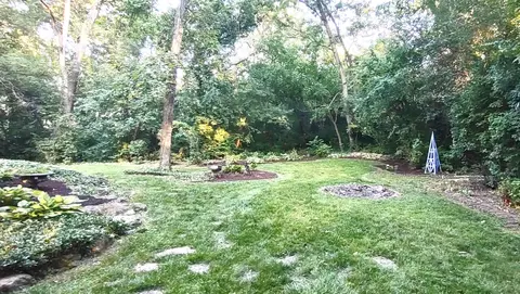 Exterior - 27 W161 Mack Rd, Wheaton, IL 60189 photo 6 of 8