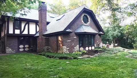 Exterior - 27 W161 Mack Rd, Wheaton, IL 60189 photo 5 of 8