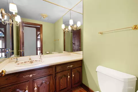 Bath - 27 W161 Mack Rd, Wheaton, IL 60189 photo 1 of 4