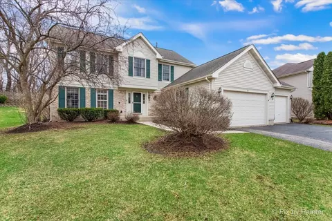 5 White Chapel Ct, Algonquin, IL 60102