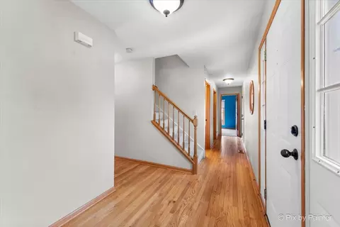 Entry Way - 5 White Chapel Ct, Algonquin, IL 60102 photo 2 of 2