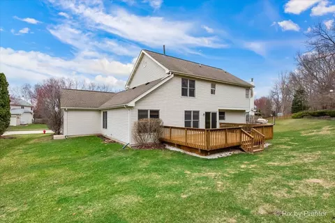 Exterior - 5 White Chapel Ct, Algonquin, IL 60102 photo 3 of 8