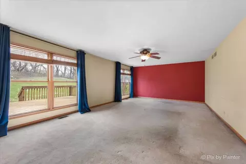 Living - 5 White Chapel Ct, Algonquin, IL 60102 photo 1 of 5