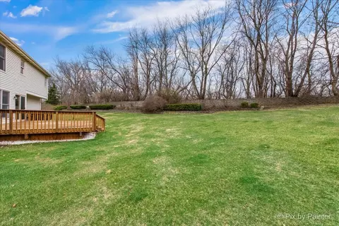 Exterior - 5 White Chapel Ct, Algonquin, IL 60102 photo 4 of 8