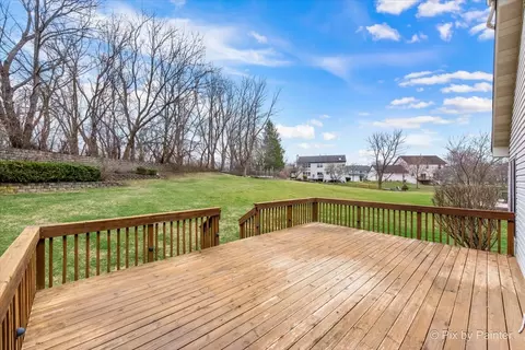Exterior - 5 White Chapel Ct, Algonquin, IL 60102 photo 8 of 8