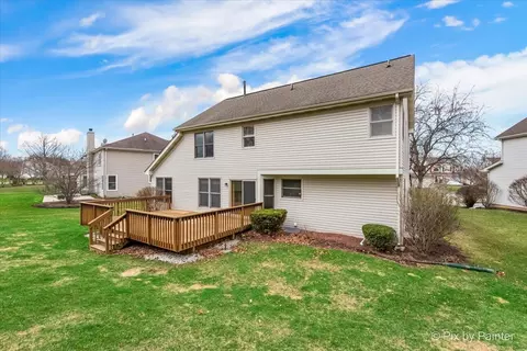 Exterior - 5 White Chapel Ct, Algonquin, IL 60102 photo 2 of 8