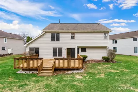 Exterior - 5 White Chapel Ct, Algonquin, IL 60102 photo 6 of 8