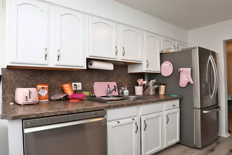 Kitchen - 711 S River Rd #416, Des Plaines, IL 60016 photo 1 of 2