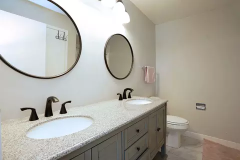 Bath - 711 S River Rd #416, Des Plaines, IL 60016 photo 1 of 2