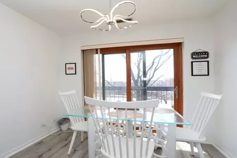 Dining - 711 S River Rd #416, Des Plaines, IL 60016 photo 2 of 2