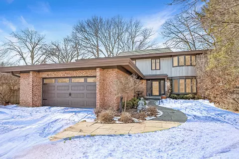 525 Koerper Ct, Wilmette, IL 60091